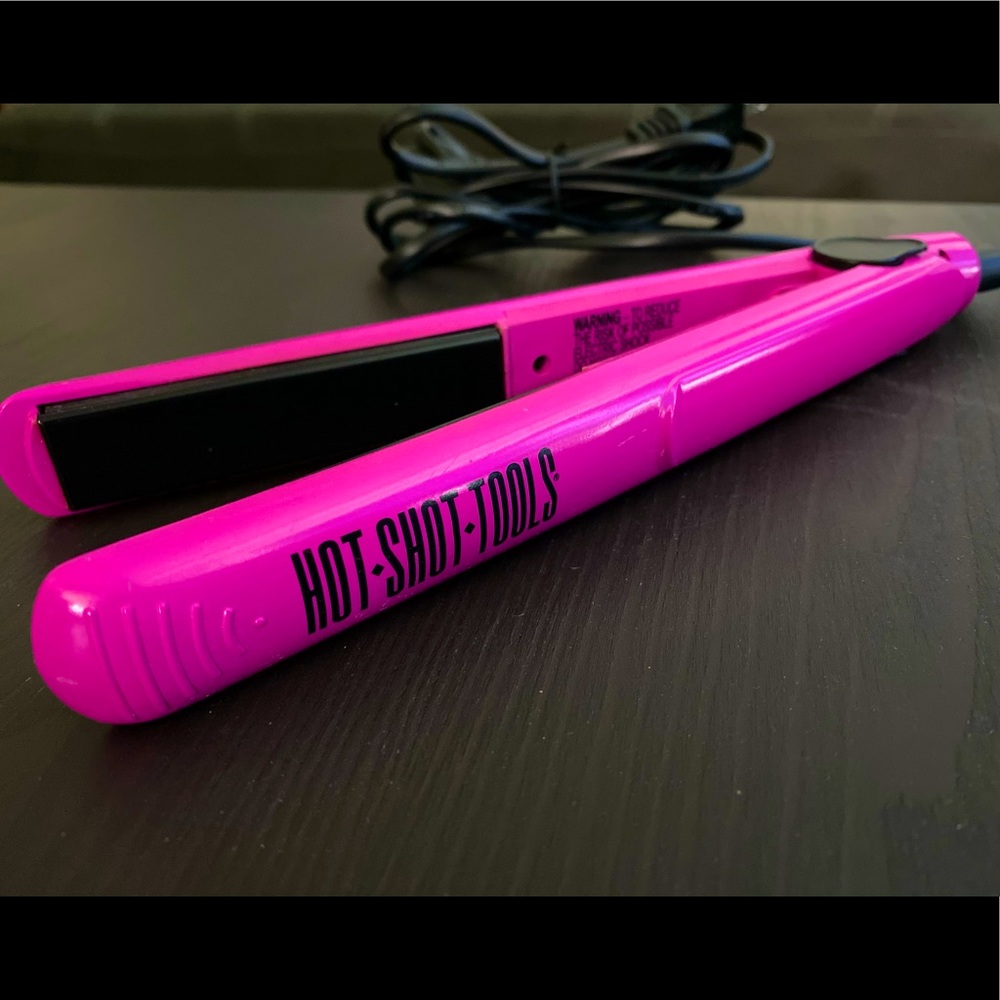 HOT•SHOT•TOOLS Helen of Troy 1” Flat Iron